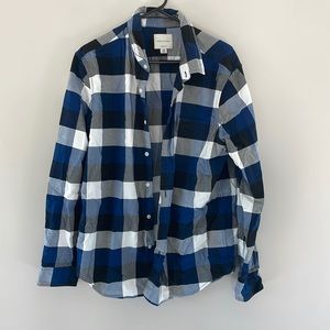 Men button down. American eagle size large. Smoke free house